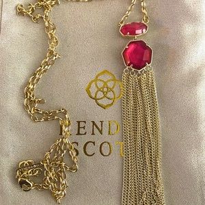 Kendra Scott Tae Necklace in Berry Illusion